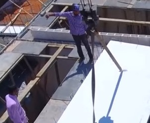 ROOF  PANEL ERECTION