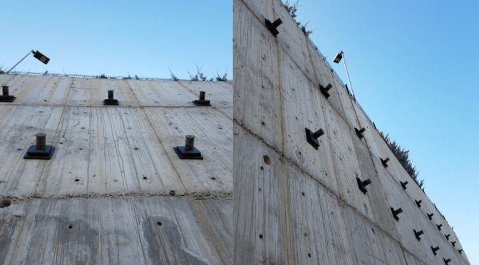 Anchored retaining walls/Tie back system-Advantages