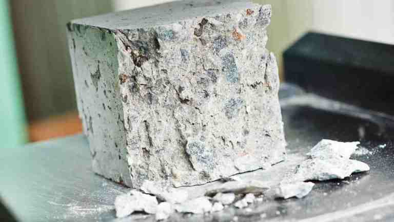 Compressive strength test of concrete